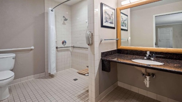 Best Western Plus Humboldt Bay Inn image 29